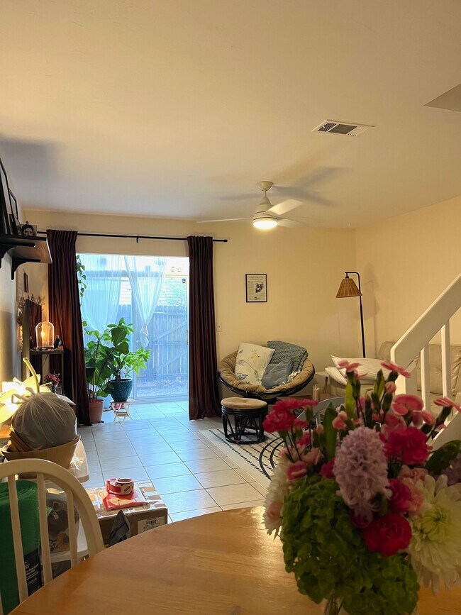 Building Photo - 2206 SW 39 Dr