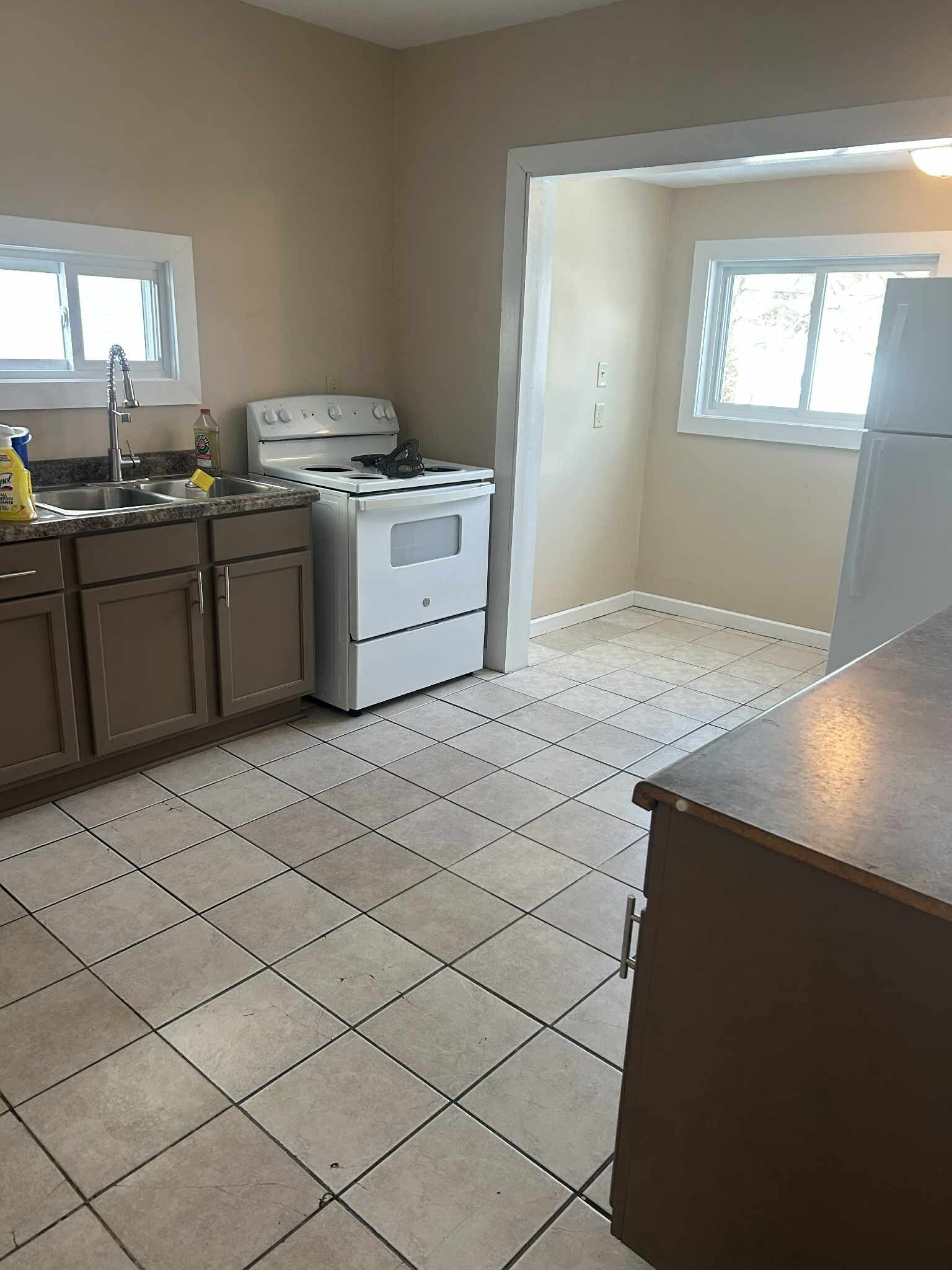 Building Photo - 237 Wood St