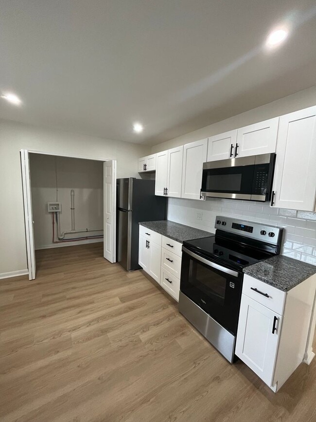 Building Photo - Newly Renovated 3-Bedroom Single Family Home