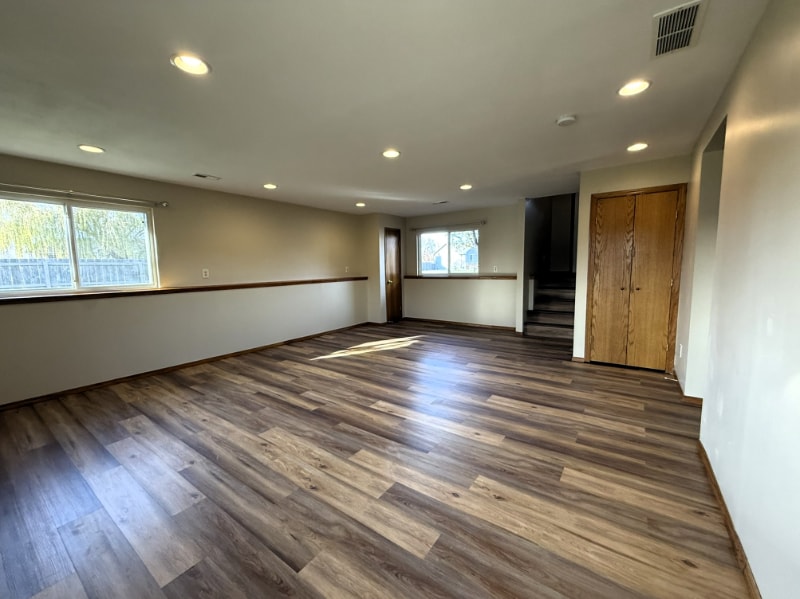 Building Photo - 1417 Cedar Tree