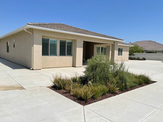 Building Photo - COMING SOON! - Belcourt Seven Oaks