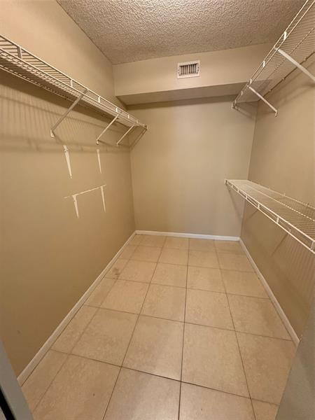 Building Photo - 9033 Wiles Rd