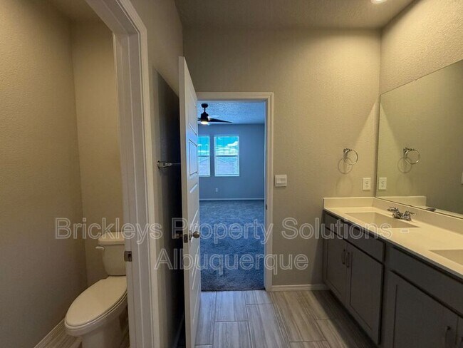 Building Photo - 768 Amatista Lp SE