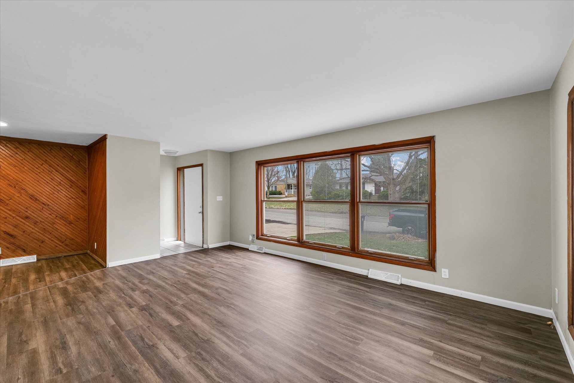 Building Photo - 19 Delaine Dr