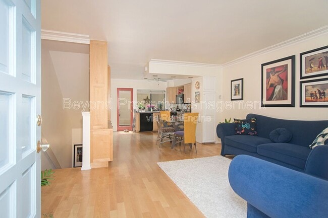 Building Photo - 8326 Via Sonoma