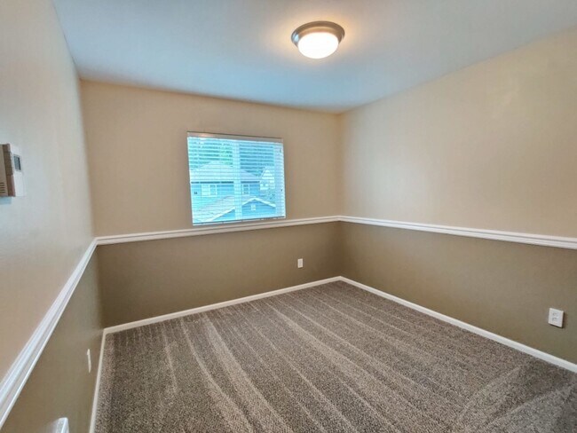 Building Photo - 8726 Stockholm Ln NE