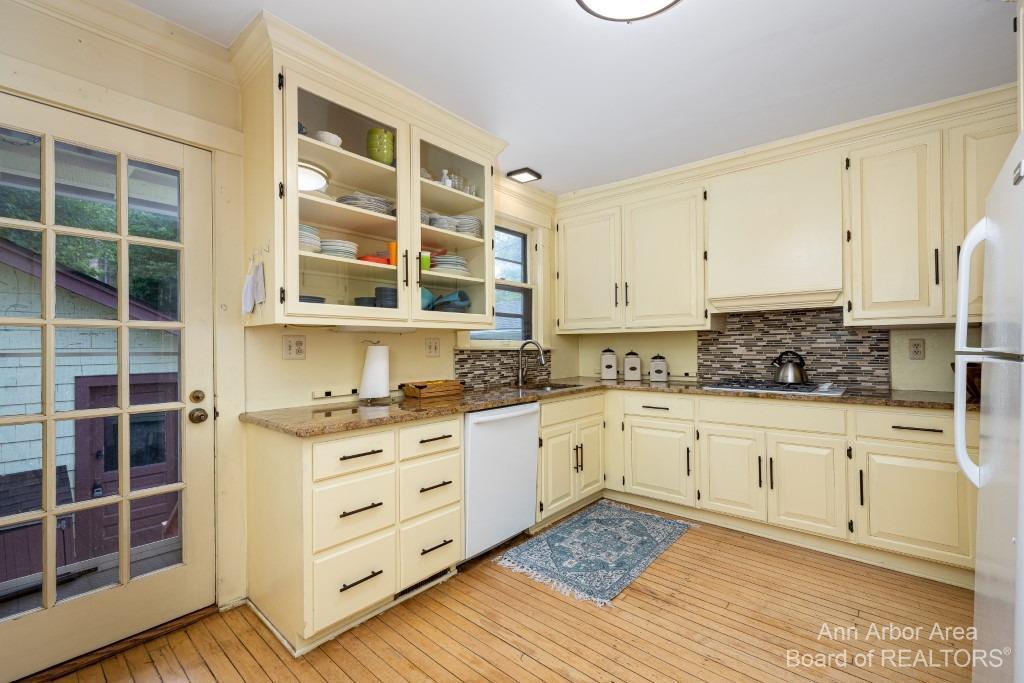 Kitchen - 413 5th St