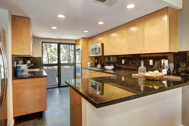 Building Photo - 1235 Yale St