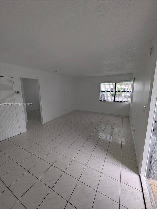 Building Photo - 8033 NW 41 Ct