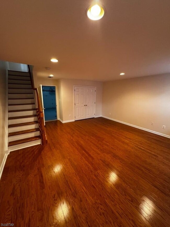 Building Photo - 533 Coventry Dr