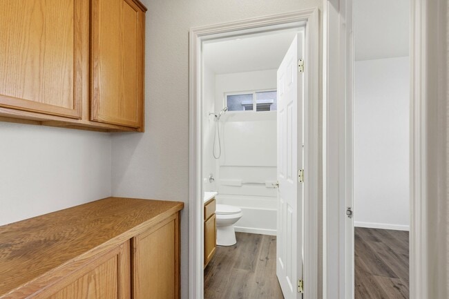 Building Photo - Seaview Ranch Neighborhood!