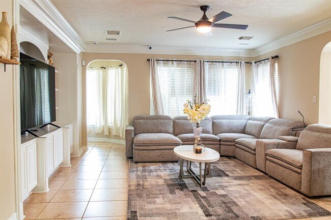Building Photo - 9006 Stones Throw Ln