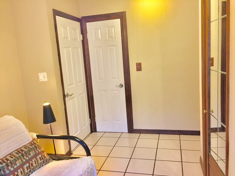 Building Photo - 4807 Shetland Trl