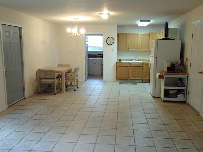 Building Photo - 6455 Lavender Rd