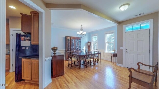Building Photo - 401 Waverly Hills Dr