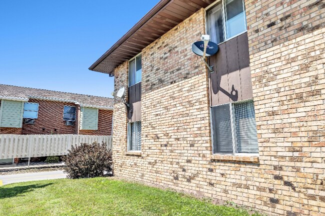 Building Photo - 1856 Verlin Rd