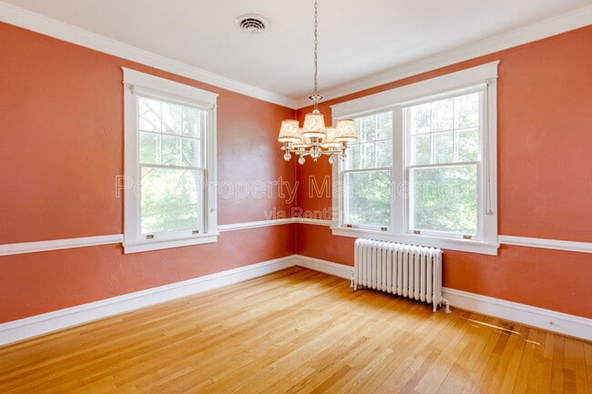 Building Photo - 1404 Wilmington Ave W