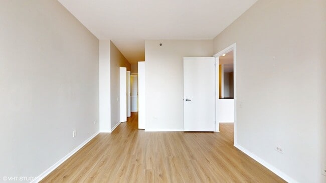 Building Photo - 210 S Desplaines St