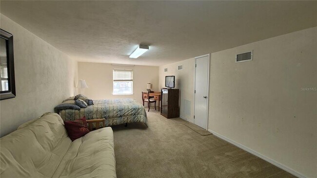 Building Photo - 8762 FL-26