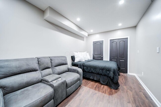 Building Photo - 7181 Fenwick St NW