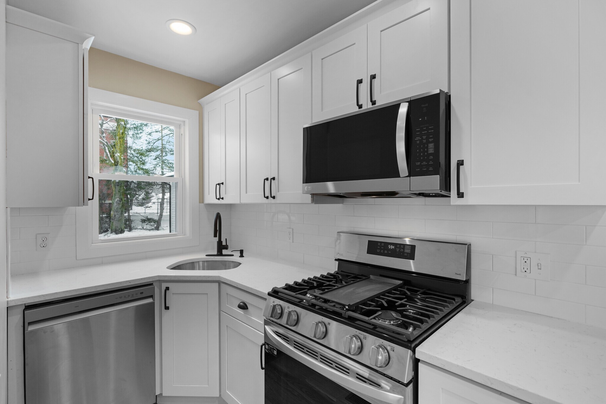 1st floor Kitchen - 670 Killingly St