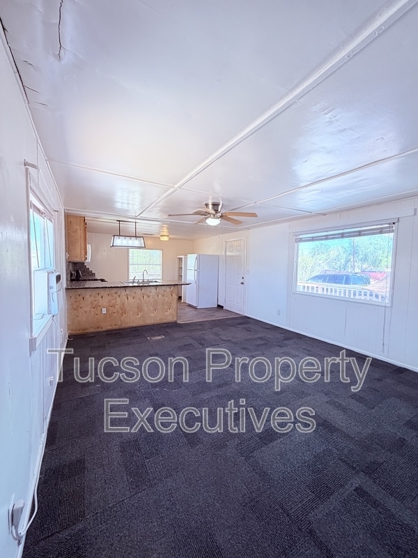Building Photo - 4580 E Rex St