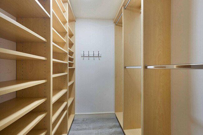 Building Photo - 2401 N Ocean Blvd