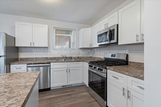 Building Photo - 3757 W Clermont Dr