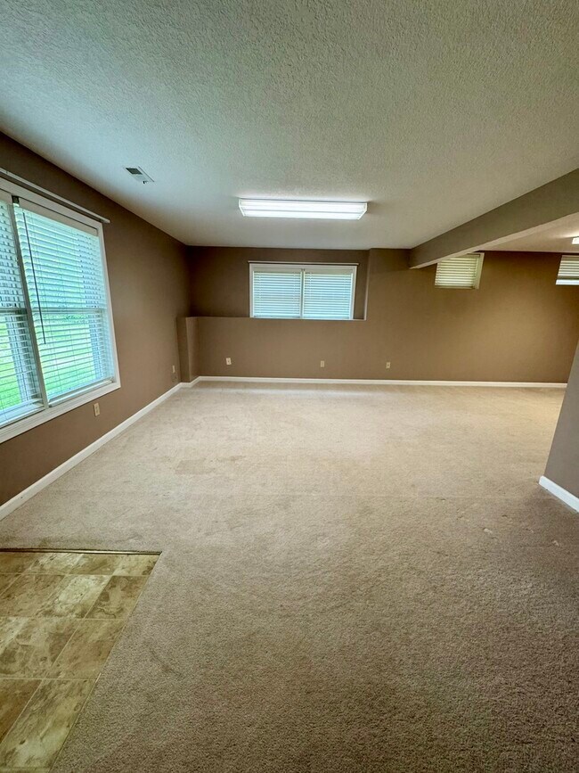 Building Photo - 3054 Cherrywood Dr