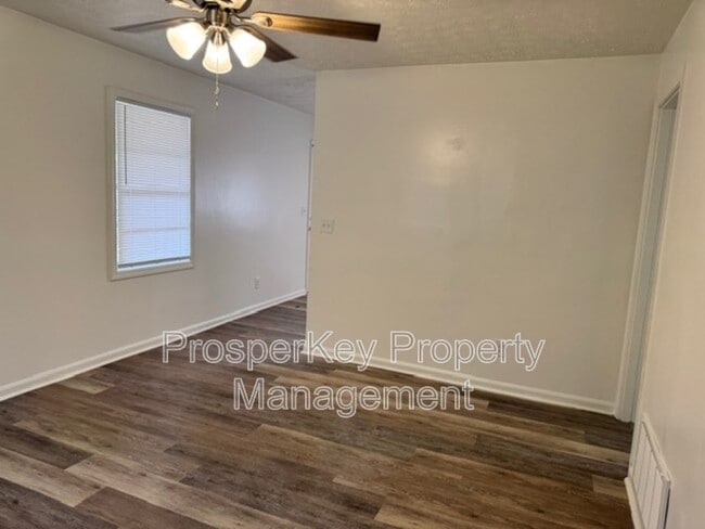 Building Photo - 4846 Maplewood Dr