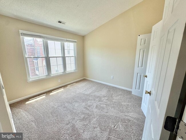 Building Photo - 704 Stafford Glen Ct