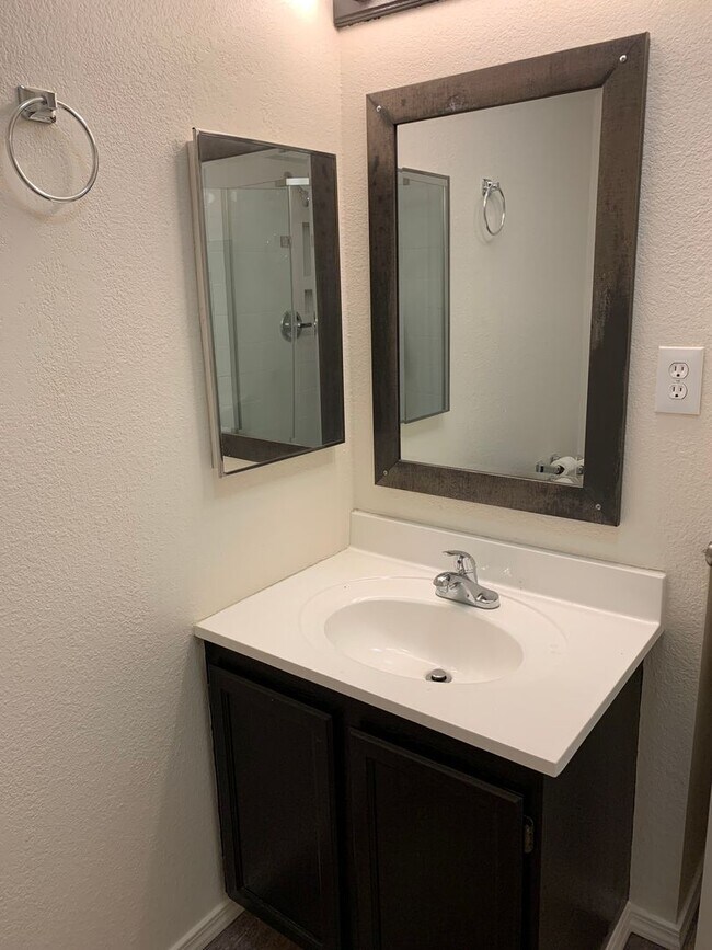 Building Photo - 1701 Elcadore Dr