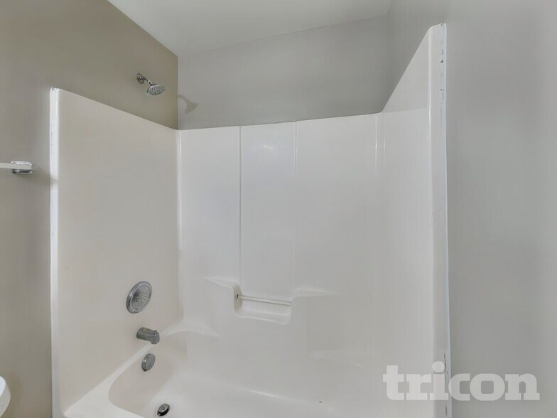 Building Photo - 106 Newport Dr