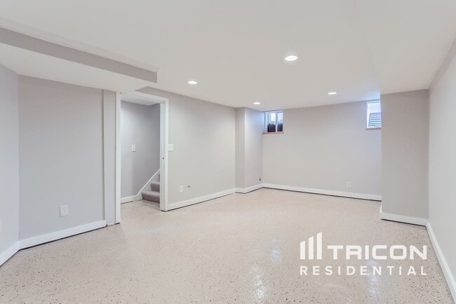 Building Photo - 4849 Xerxes Ave S