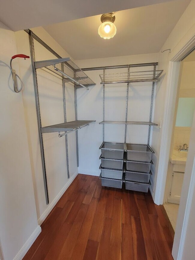 Building Photo - Spacious Studio at the Cooper Arms in the ...
