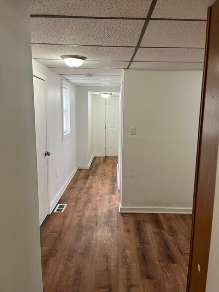 Building Photo - 123 Oak St