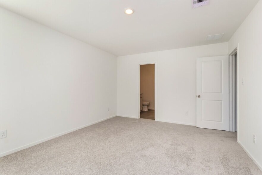 Building Photo - 15286 Abella Dr