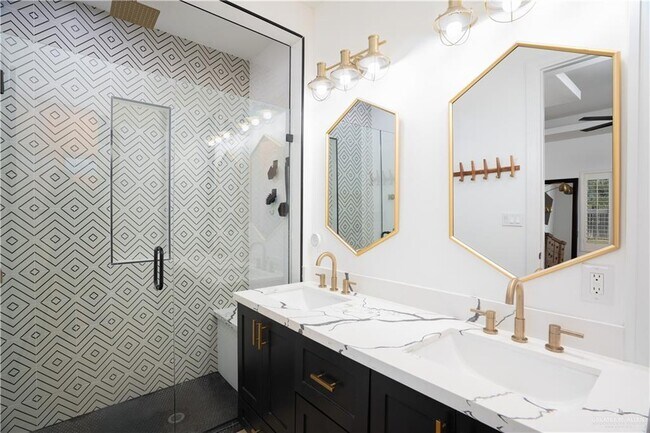 Building Photo - 30 Windsor St