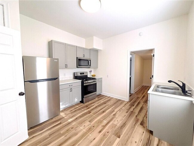 Building Photo - 1624 N Miro St