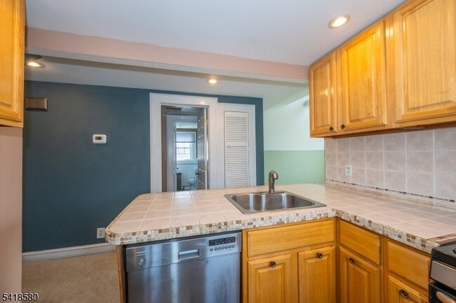 Building Photo - 41 Beekman St