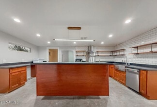 Building Photo - 1612 E Gaylon Dr
