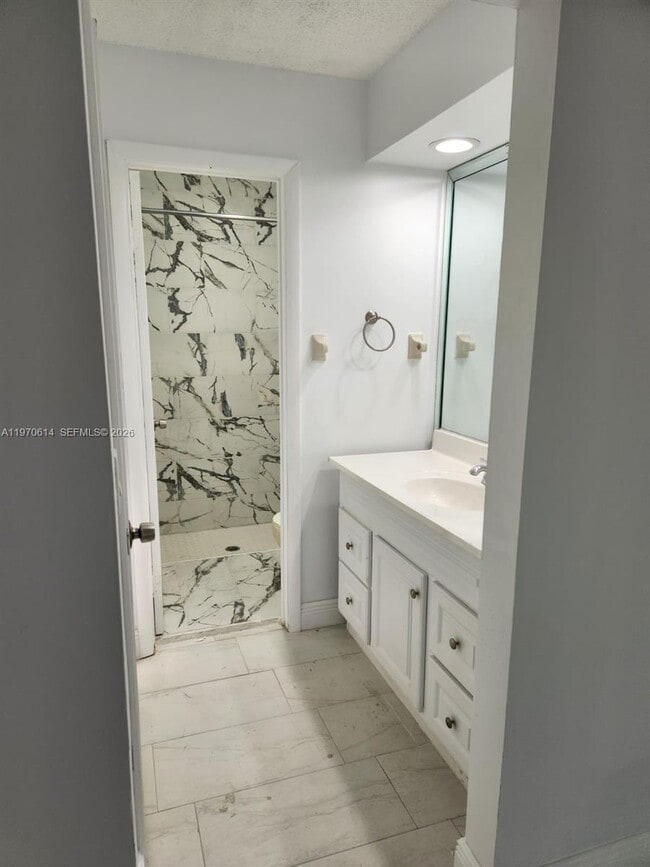 Building Photo - 3816 SW 68th Way