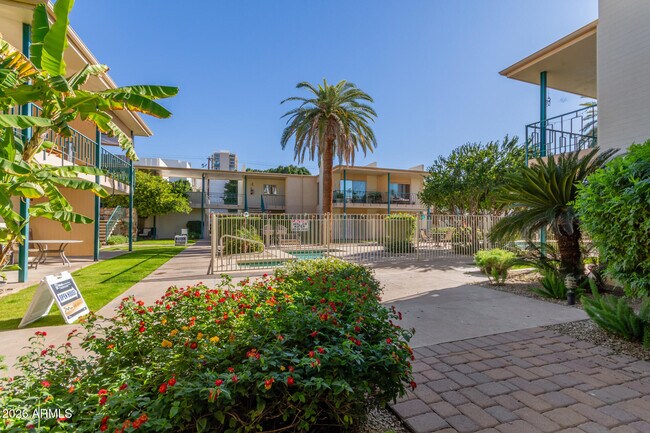 Building Photo - 3655 N 5th Ave