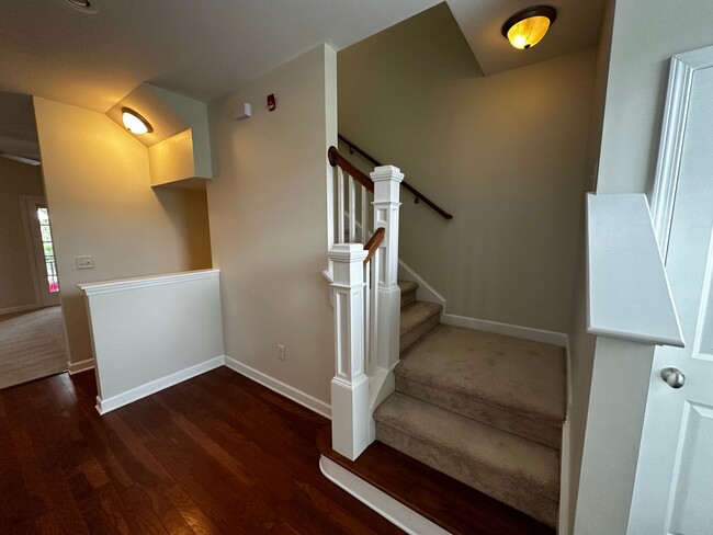 Building Photo - Market Common Townhome