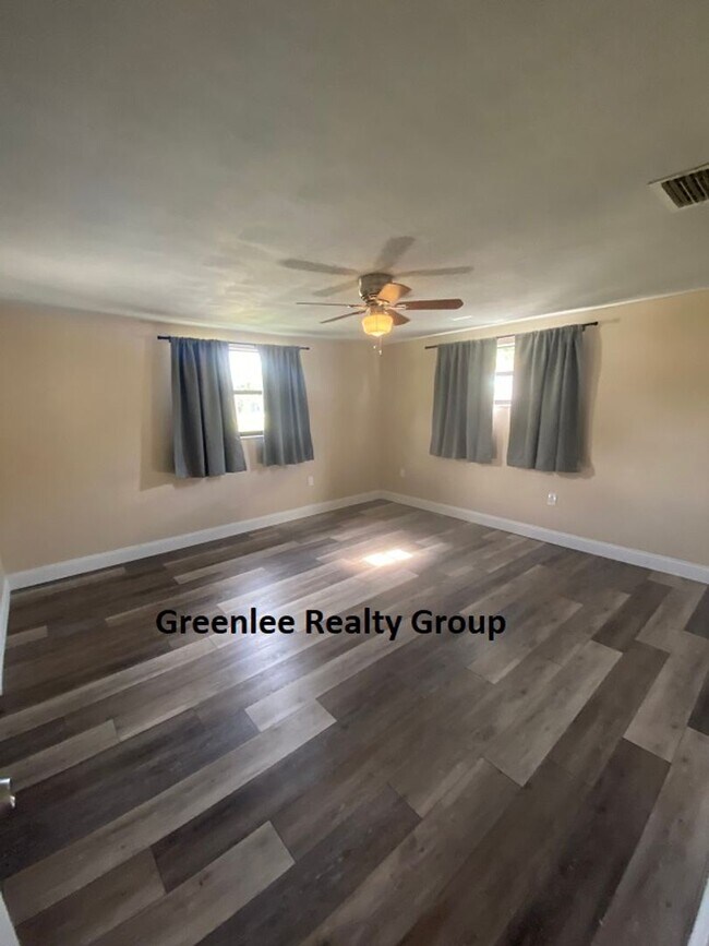 Building Photo - Fully Updated 3 Bed/2Bath Pool Home in New...