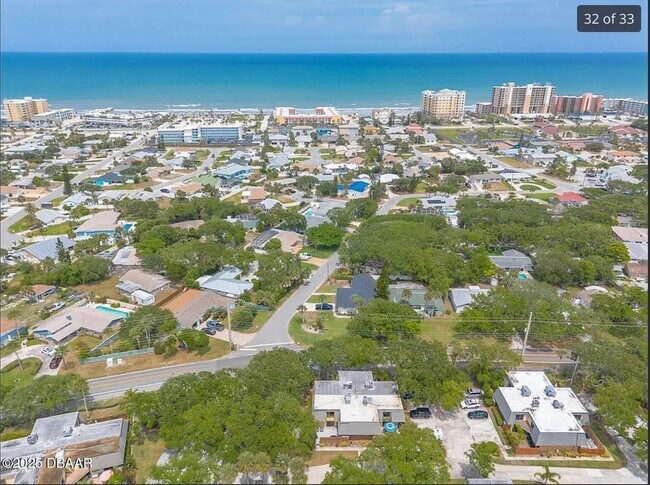 Building Photo - 3808 Saxon Dr