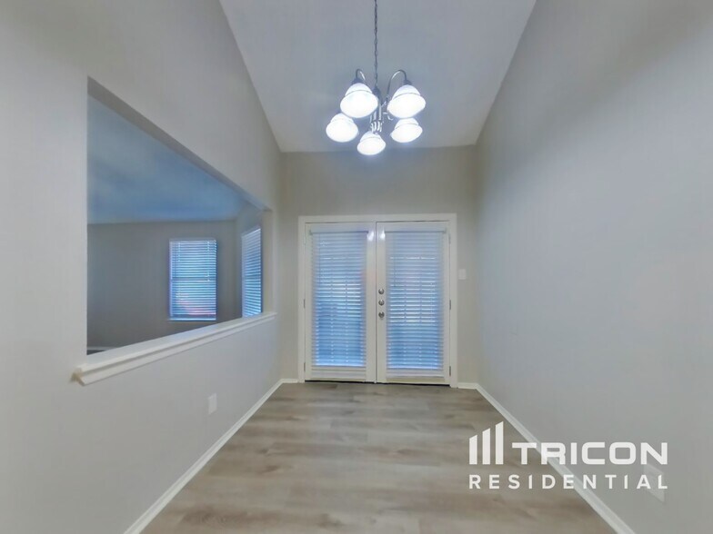 Building Photo - 3107 Lucida Ln