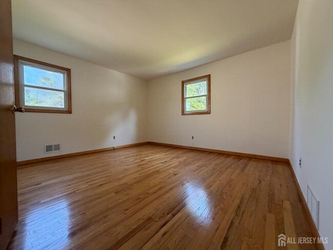 Building Photo - 830 2nd St