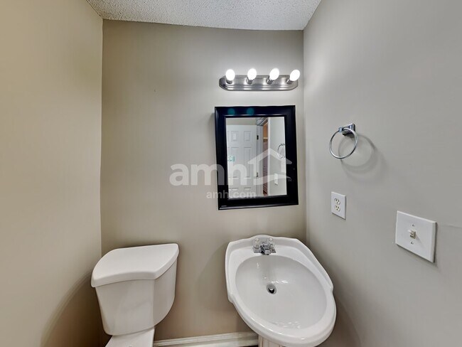 Building Photo - 3830 Rivendell Ln