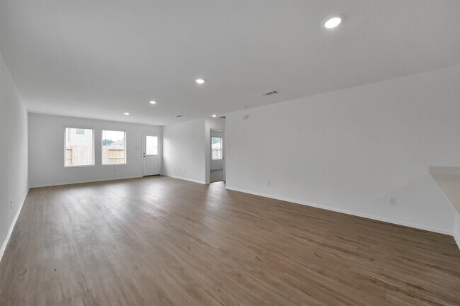 Building Photo - 21031 Longeni Dr